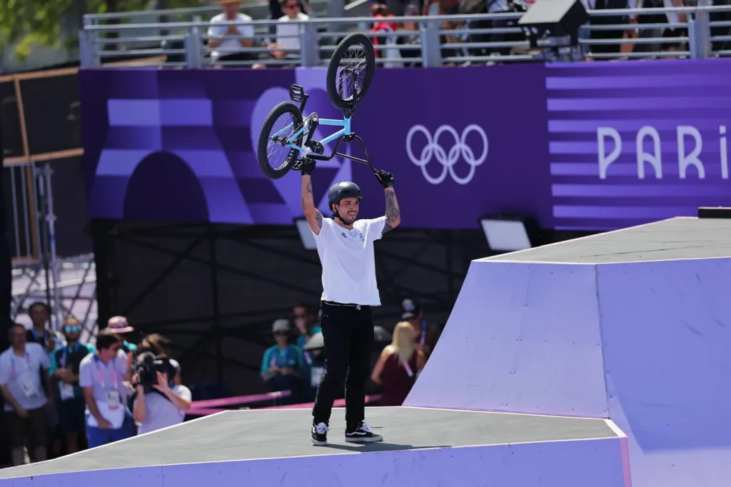 La actividad no para en los Juegos Olímpicos París 2024, donde el primer deportista argentino se dio el gusto de ganar la primera medalla de oro, luego de los diplomas olímpicos de los Pumas Seven, que terminaron séptimos, y de Julián Gutiérrez en Tiro con el 8vo lugar.