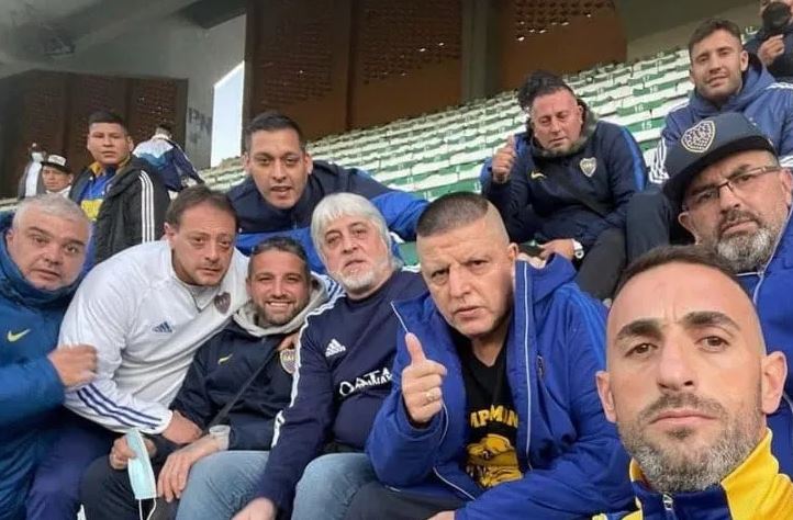 Quiénes son los barras de Boca que lideraron los incidentes en Rosario y hablaron con Riquelme en la tribuna