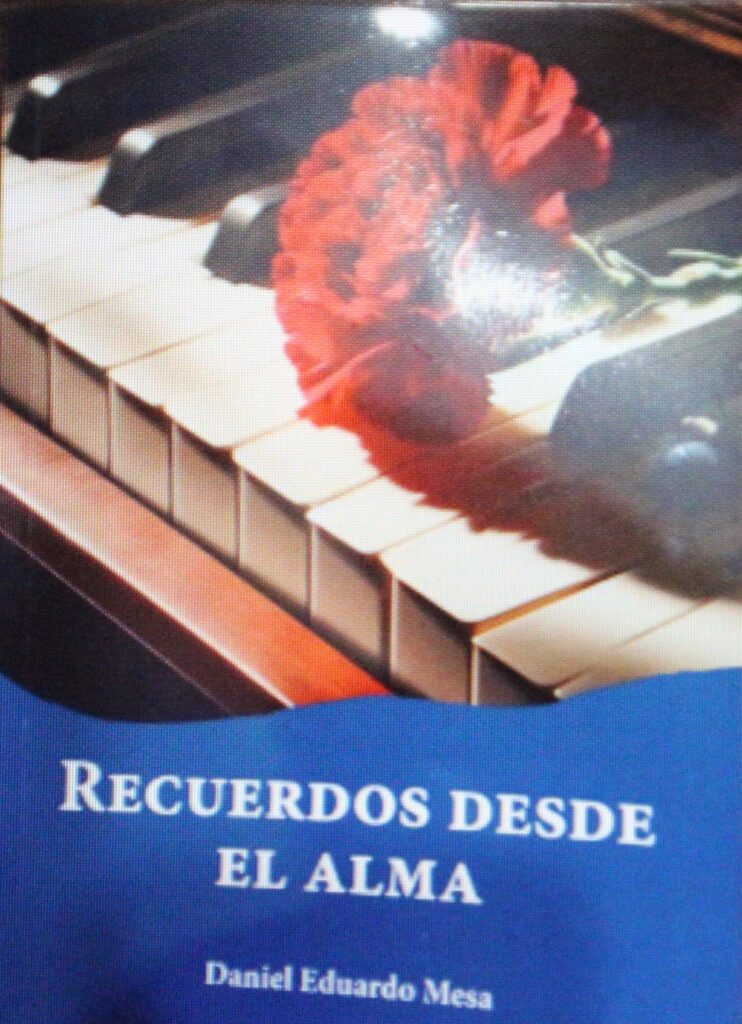 Hoy conocimos a Daniel Mesa, platense, tripero, tanguero, y un gran amigo según nos cuentan . Este sábado será la presentación de su primer  libro  «RECUERDOS DESDE EL ALMA «. Es un título cargado de historia y significado, representando no solo una elección literaria, sino también una profunda conexión emocional. A su vez refleja la esencia del barrio donde el autor creció, un lugar marcado por el tango, el fútbol y la amistad. Sus títulos están Inspirados por tangos emblemáticos interpretados por la orquesta de Osvaldo Pugliese, El autor combina en esta obra , la nostalgia del tango, la emoción del fútbol y la identidad barrial, invitando al lector a sumergirse en un mundo impregnado de pasión, música y lazos afectivos. Es un homenaje a la vida, los recuerdos y la identidad. Lo leí ,me emociono .lo recomiendo .La presentación será este sábado 5 de octubre en el Museo y Archivo Dardo Rocha. a las 18 horas. Calle 50 N°935 entre 13 y 14 . por supuesto la entrada es libre y gratuita.