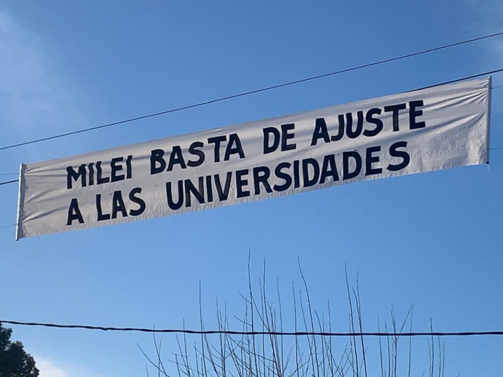 Política y Economía