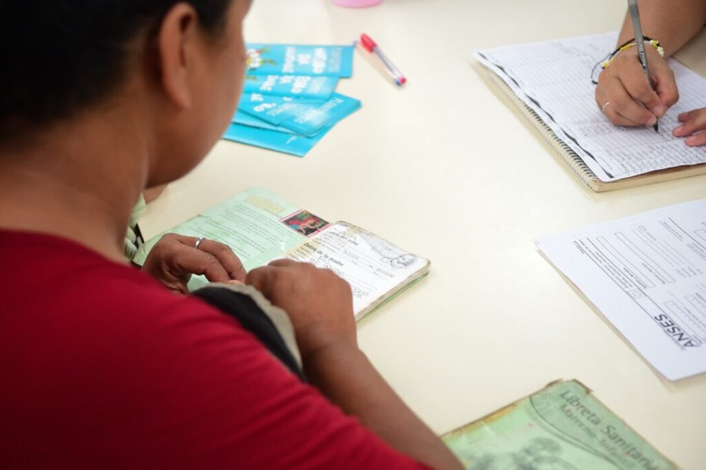 La Plata refuerza la salud pública con vacunación, controles y charlas en los barrios