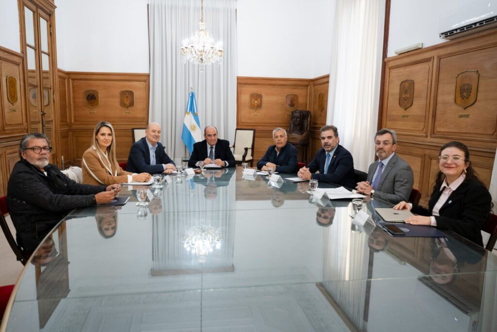 Con gremios y gobernadores empacados, Milei reunió por primera vez al Consejo de Mayo