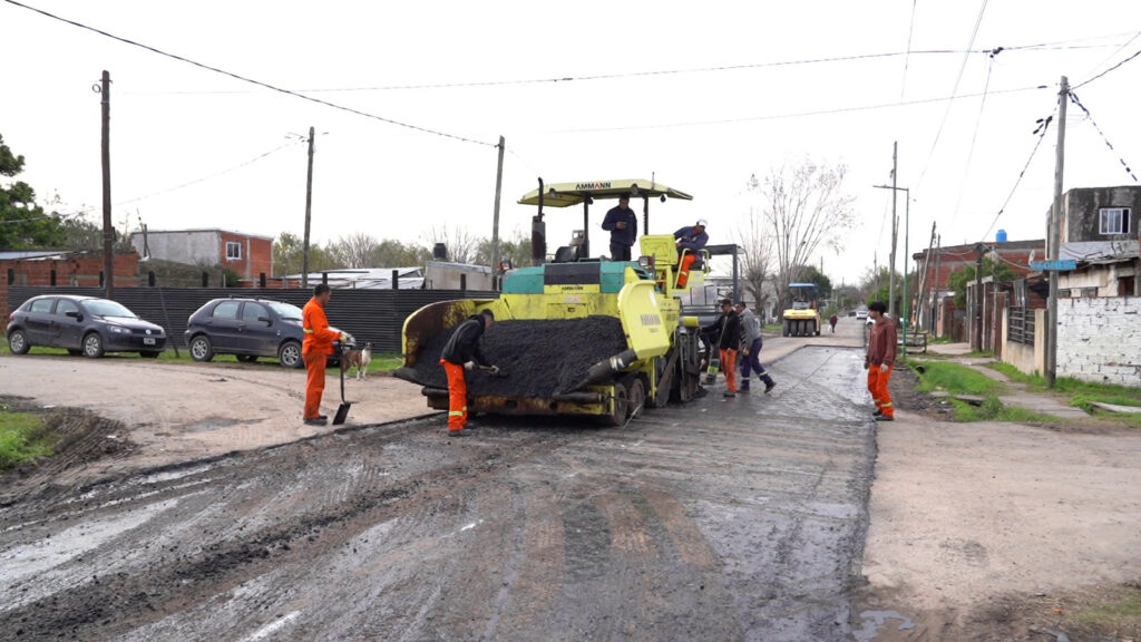 ¿Qué obras se están haciendo en la calle 80 de Altos de San Lorenzo y cómo beneficiarán al barrio?