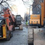 Así comenzó la demolición del depósito clandestino que se incendió hace 12 días en La Plata