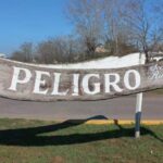 Violento asalto en El Peligro: encapuchados armados robaron una camioneta y objetos de valor