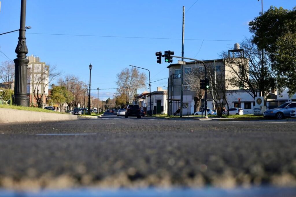 La Plata puso en marcha la “onda verde” en diagonal 74 para agilizar el tránsito
