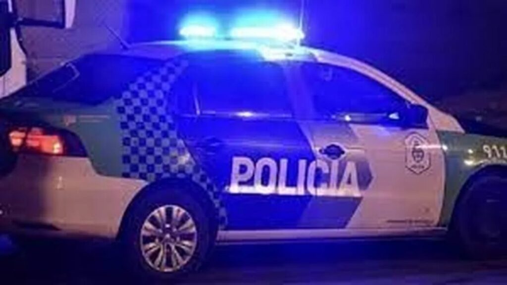 Violento asalto en La Plata: motochorros golpearon a un adolescente defendió a su madre