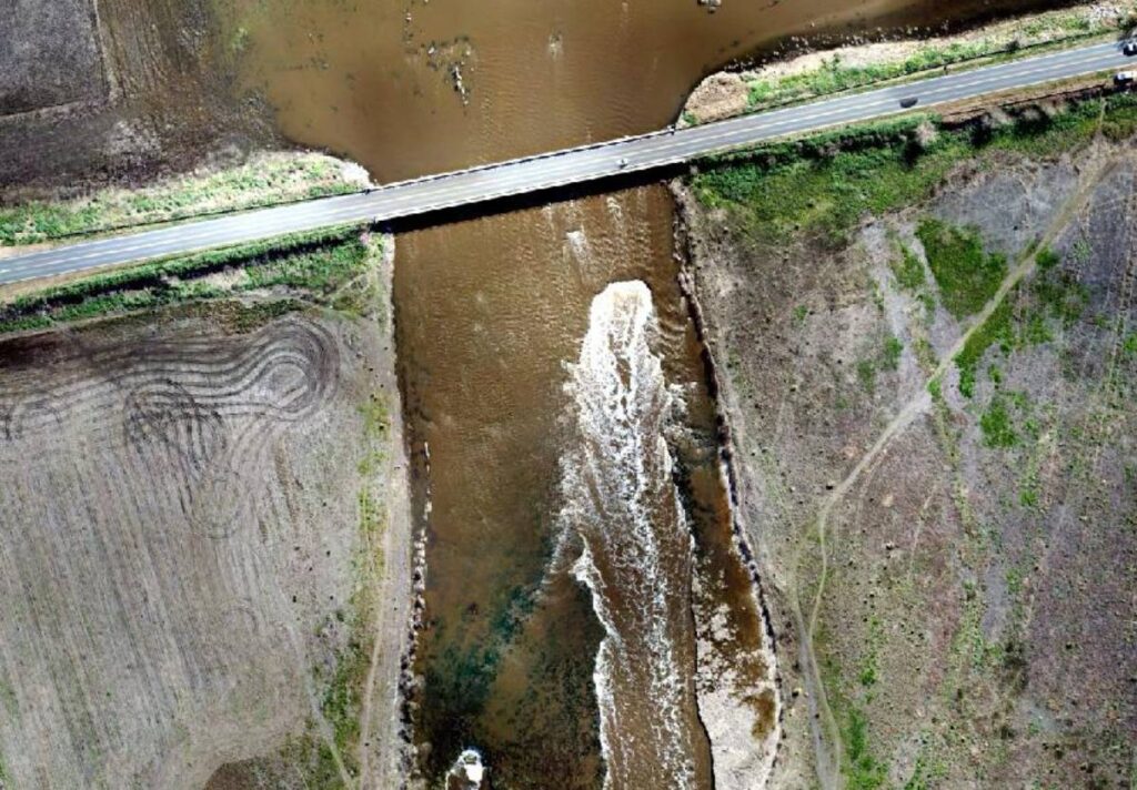 Fuerte reclamo a Nación para que revise un puente con riesgo de socavamiento por la crecida del Salado