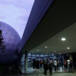 Observación única y gratis en La Plata: el Planetario invita a mirar la Luna este sábado