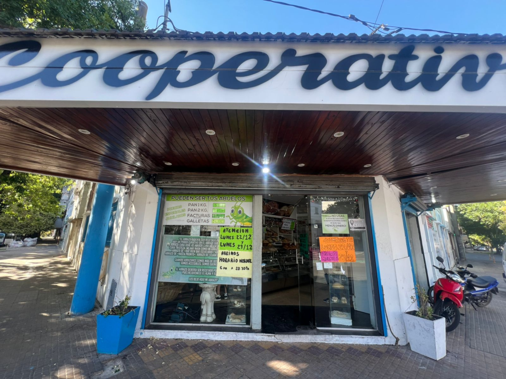 Brutal raid delictivo de motochorros en La Plata: “Les pedí que no me roben el celular y me gatillaron dos veces”