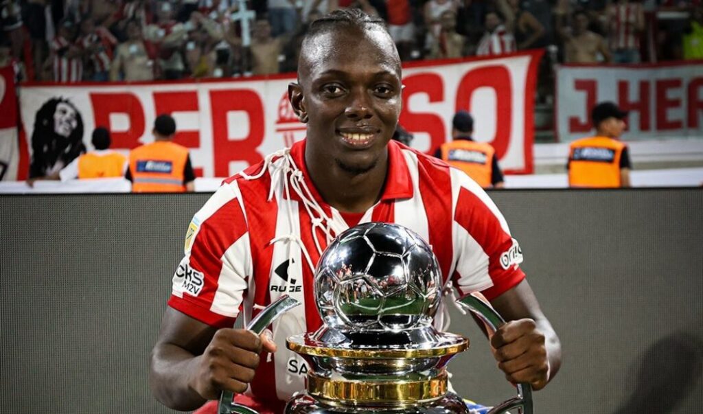 El físico de Cetré, bajo la lupa: sus números top en el Pincha y la racha que Boca expone para bajarle el precio