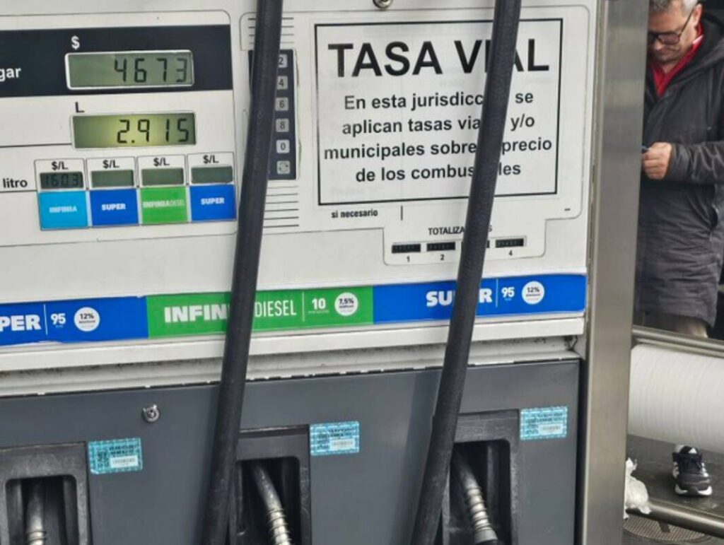 Adorni habilitó un sitio para denunciar tasas municipales pero también a él le pasaron facturas