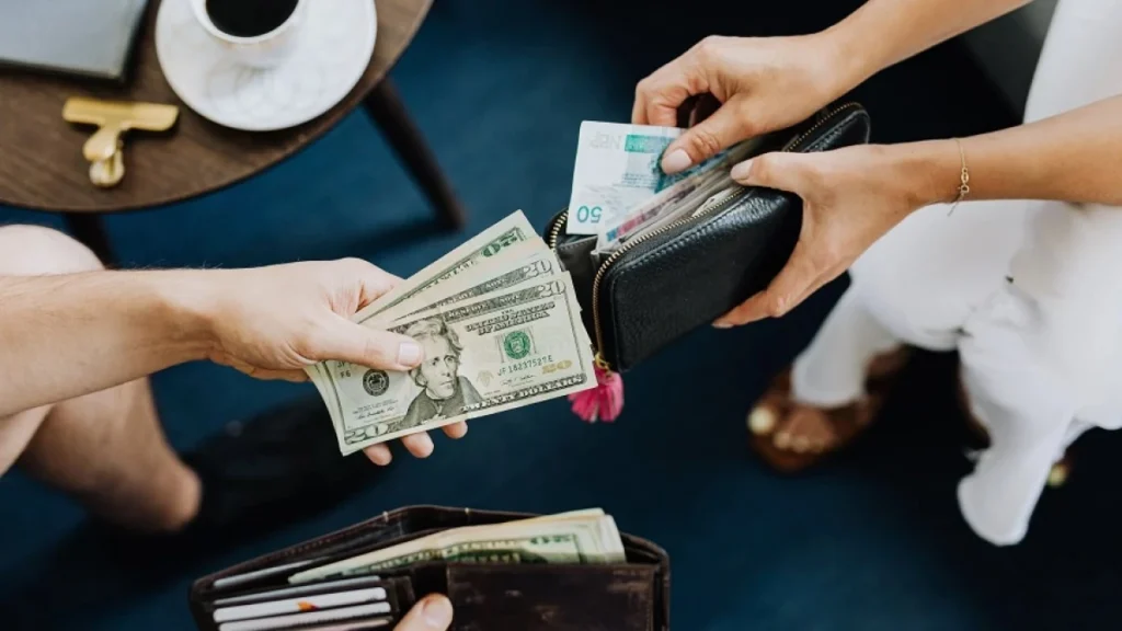 Familias al límite: el endeudamiento en Argentina alcanza un récord regional