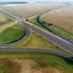 La empresa AUBASA avanzó con la apertura de sobres de la licitación para construir un nuevo distribuidor en la intersección de Diagonal 74 y la autopista, una obra clave para mejorar la circulación en uno de los accesos más transitados de la ciudad.