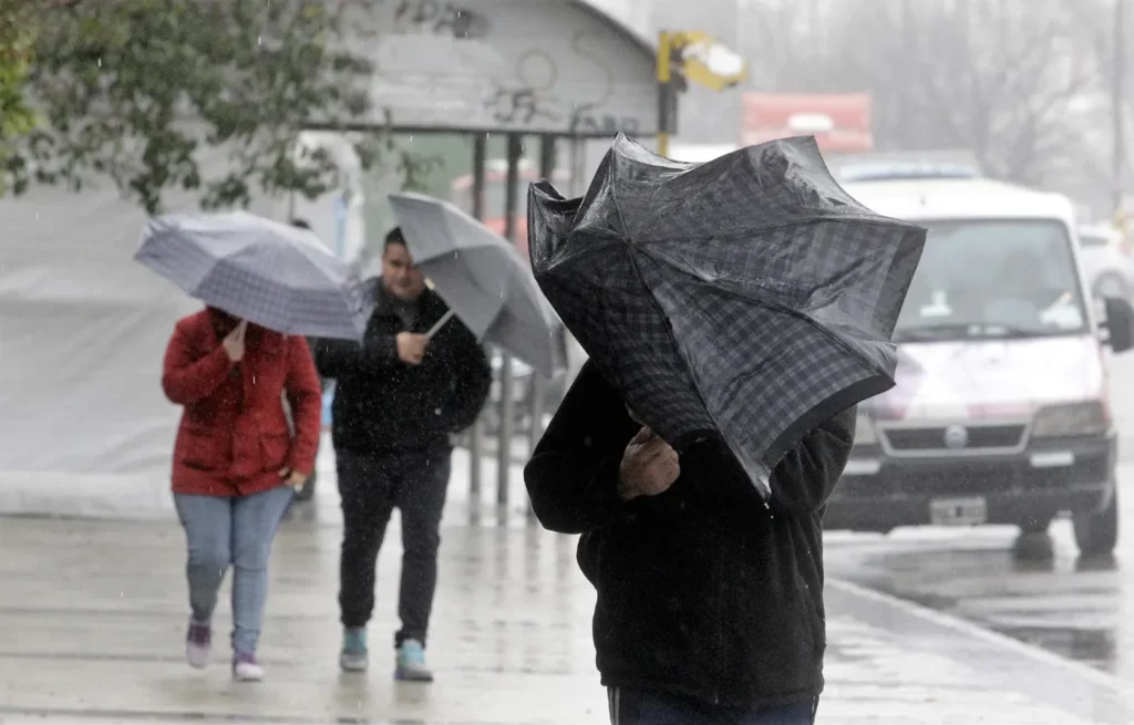 Alerta amarilla en La Plata: prevén ráfagas intensas y lluvias durante el fin de semana