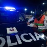 Investigan a estudiantes por amenazas armadas en una escuela de La Plata y secuestran armas en operativos