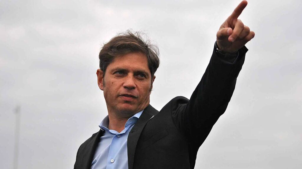 Axel Kicillof reúne a intendentes en La Plata para abordar la crisis sanitaria y el impacto de los recortes nacionales