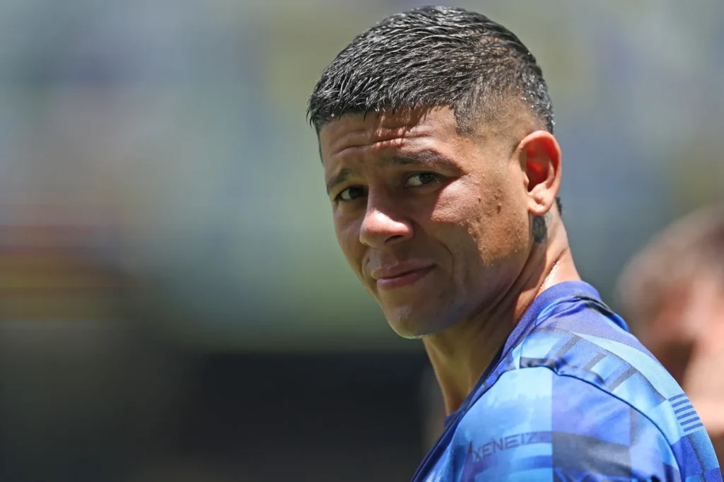 Se fracturó jugando al fútbol en una cancha vinculada a la familia de Marcos Rojo y deberán indemnizarlo